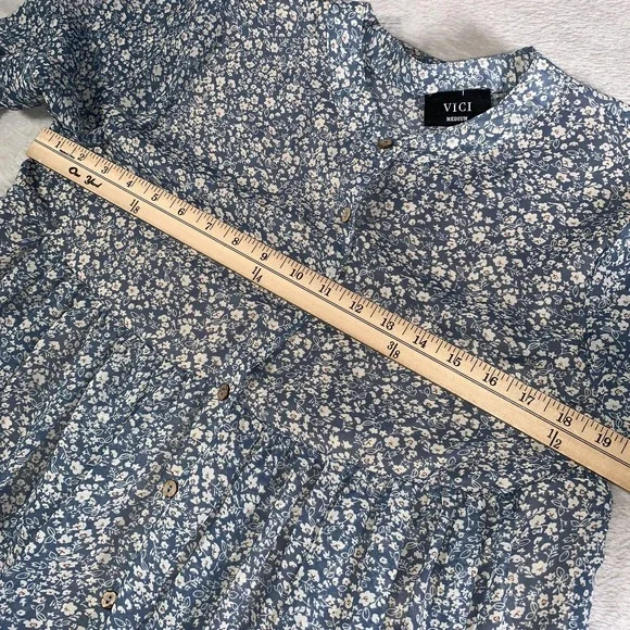 VICI Dress Womens Medium Blue Floral Fit & Flare Button Front Ruffle Hem - Picture 3 of 7
